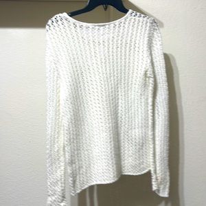 While nit sweater size small